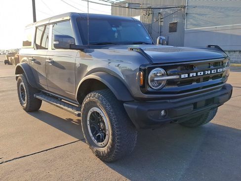 Used 2023 Ford Bronco Outer Banks w/ Sasquatch Package AWD/4WD image 6