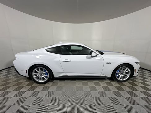 Used 2024 Ford Mustang GT Premium image 8