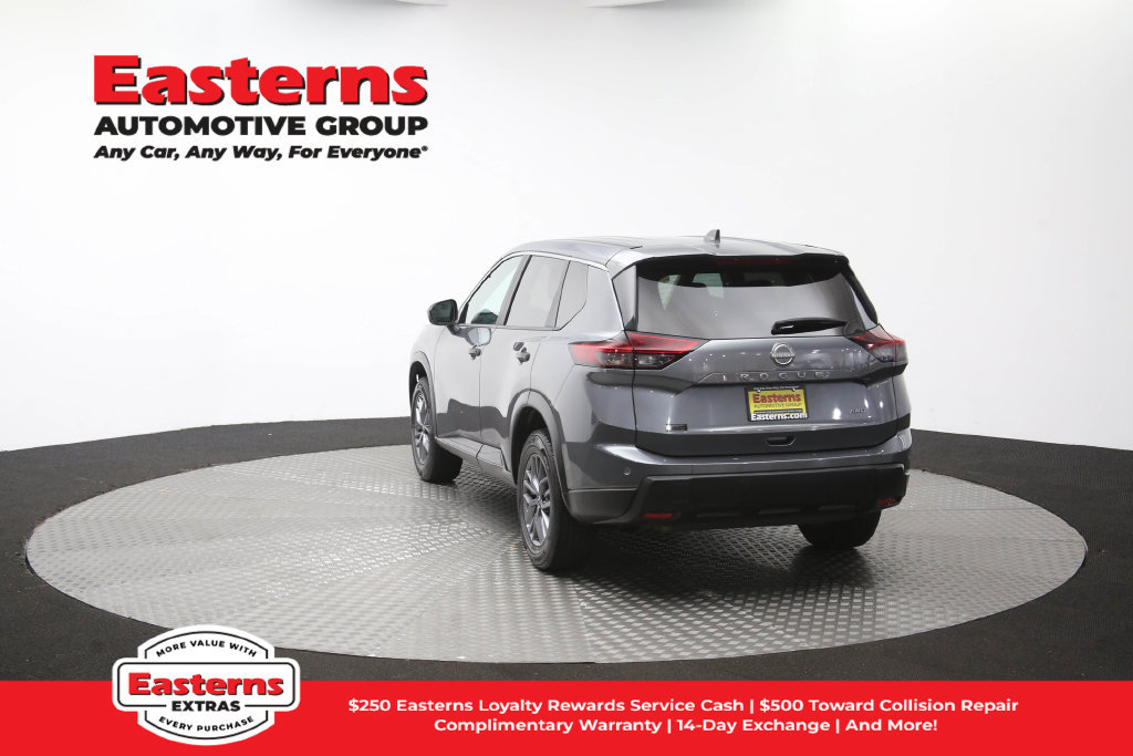 Used 2024 Nissan Rogue S AWD/4WD image 65