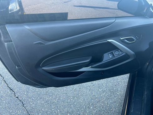 Used 2016 Chevrolet Camaro LT RWD image 13