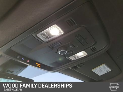 Used 2022 GMC Yukon XL SLT w/ SLT Luxury Package image 19