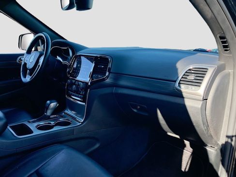 Certified 2019 Jeep Grand Cherokee Altitude image 29