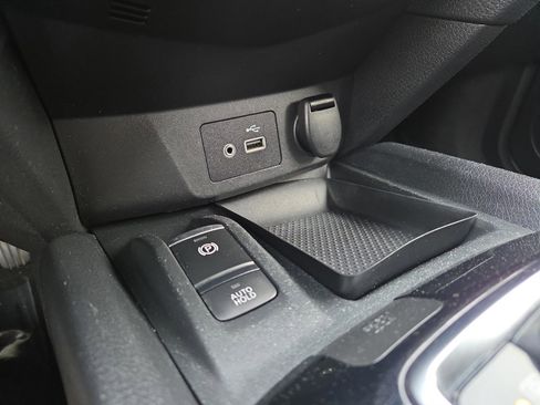 Used 2020 Nissan Rogue SV w/ Premium Package image 22