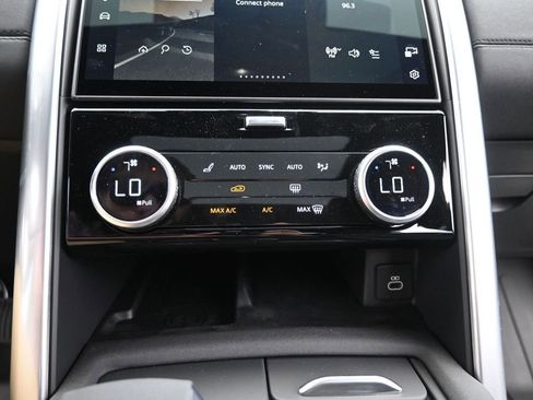 New 2025 Land Rover Discovery S AWD/4WD image 26