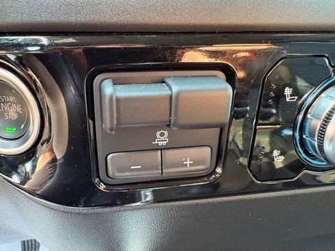 Used 2025 GMC Sierra 1500 Elevation w/ Elevation Premium Package AWD/4WD image 22