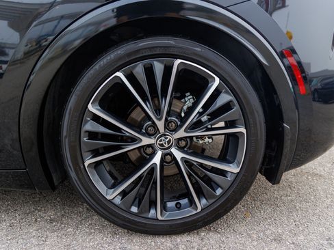 Certified 2024 Toyota Prius XLE image 15