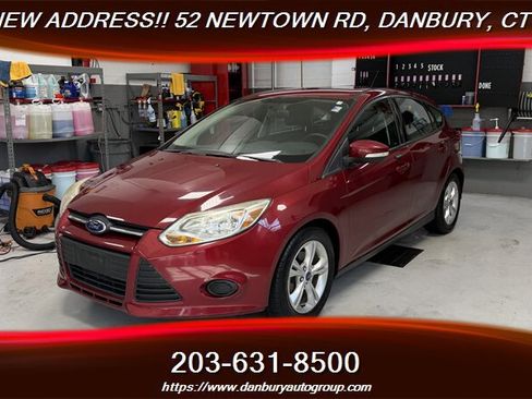 Used 2014 Ford Focus SE w/ SE Winter Package FWD image 1