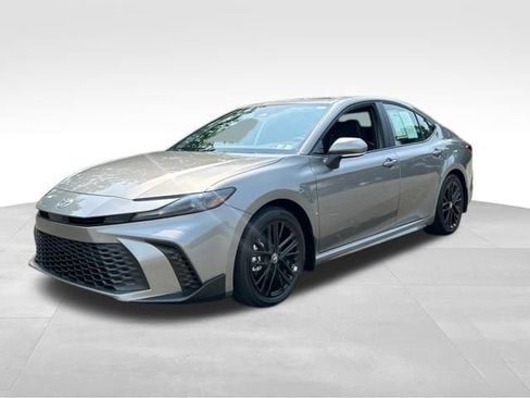 Used 2026 Toyota Camry SE w/ Convenience Package FWD image 2