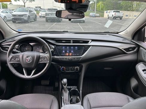 Used 2023 Buick Encore GX Preferred image 3