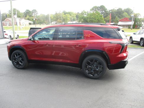 New 2026 Chevrolet Traverse RS w/ LPO, Floor Liner Package image 5