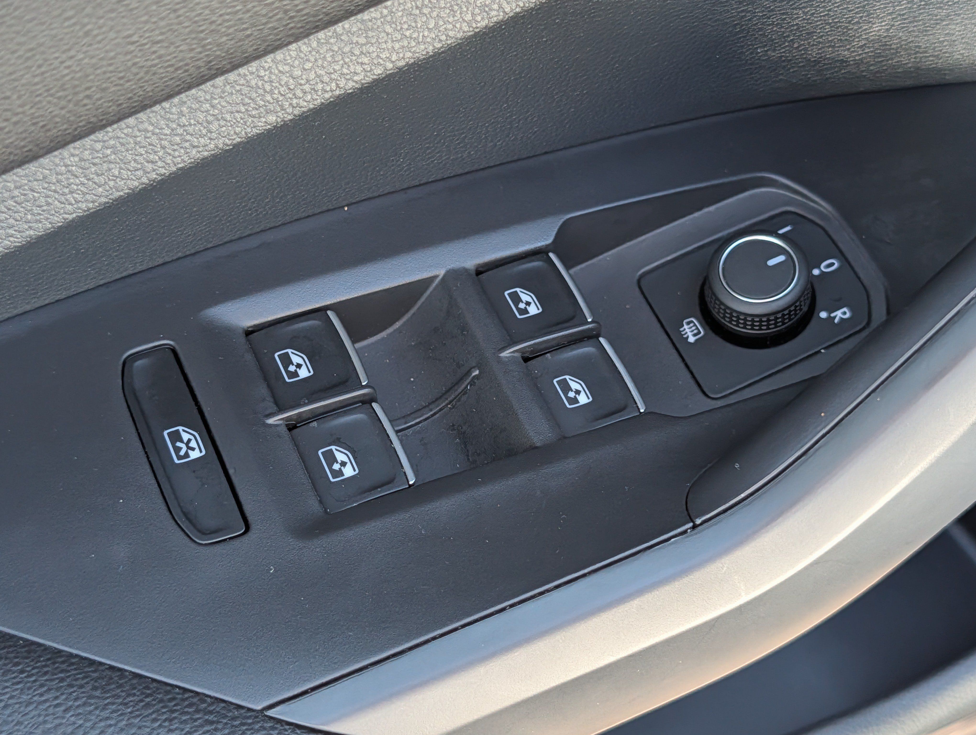 Certified 2025 Volkswagen Jetta Sport FWD image 19