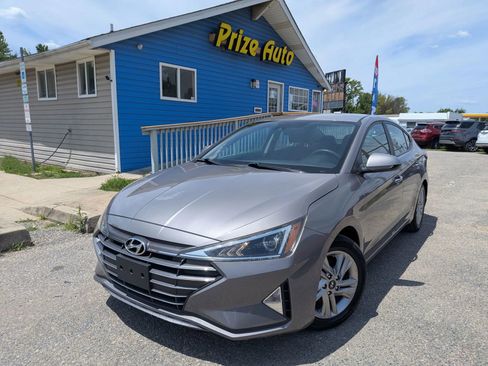 Used 2020 Hyundai Elantra SEL w/ Winter Weather Package FWD image 2