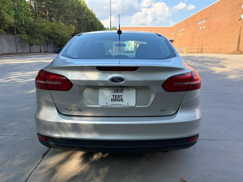 Used 2018 Ford Focus SE FWD image 5