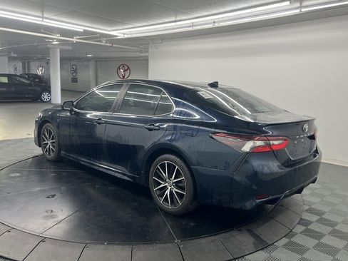 Used 2021 Toyota Camry SE w/ Carpet Mat Package (TMS) image 3