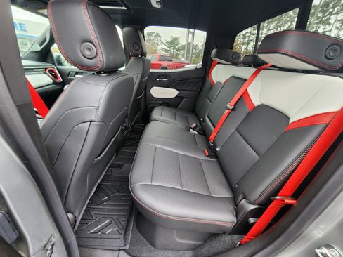 Used 2025 GMC Canyon AT4 w/ AT4X Package image 11