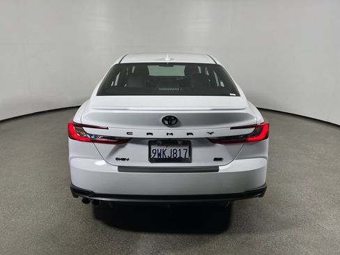 Used 2026 Toyota Camry SE FWD image 4