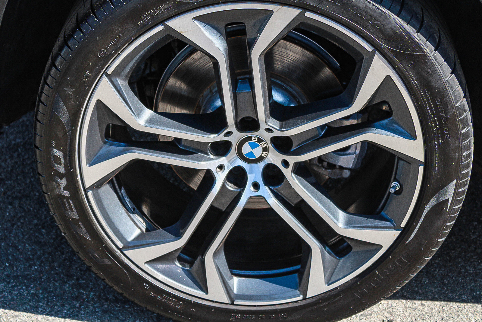 Used 2024 BMW X5 sDrive40i w/ Premium Package RWD image 11