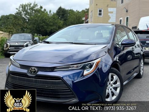 Used 2024 Toyota Corolla LE FWD image 1