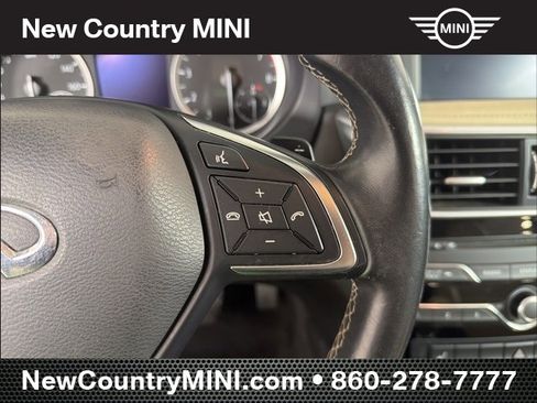 Used 2018 INFINITI QX30 Premium w/ Navigation Package image 19