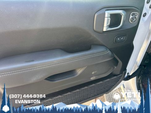 Used 2020 Jeep Gladiator Overland image 20