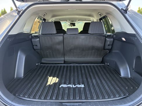 Used 2024 Toyota RAV4 LE image 12