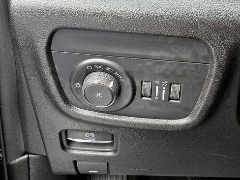 Used 2023 Jeep Grand Cherokee L Overland image 28