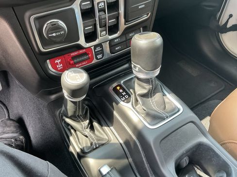Used 2021 Jeep Wrangler Unlimited Rubicon AWD/4WD image 18