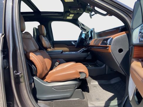 Used 2024 Lincoln Navigator Reserve AWD/4WD image 24