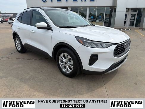 Used 2024 Ford Escape Active w/ Tech Pack #2 FWD image 3