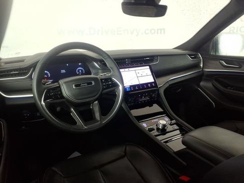 Used 2023 Jeep Grand Cherokee Overland AWD/4WD image 10