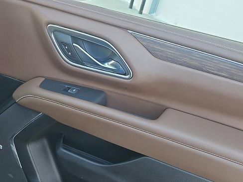 Used 2021 Chevrolet Suburban High Country image 15