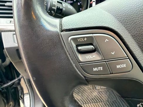 Used 2017 Hyundai Santa Fe Sport FWD image 19