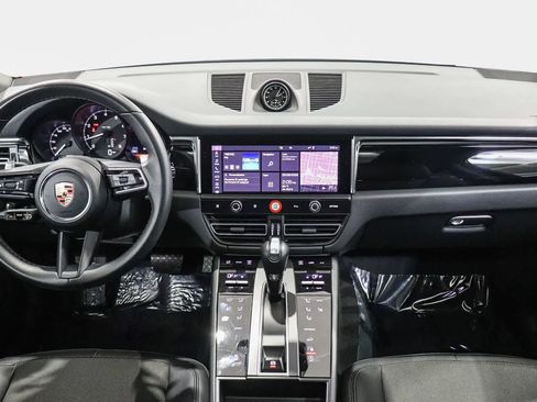 Used 2024 Porsche Macan AWD/4WD image 13