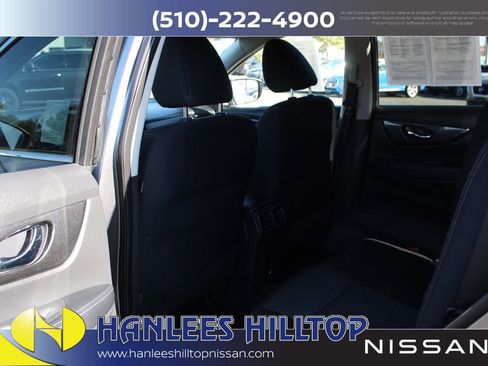 Used 2020 Nissan Rogue SV image 16