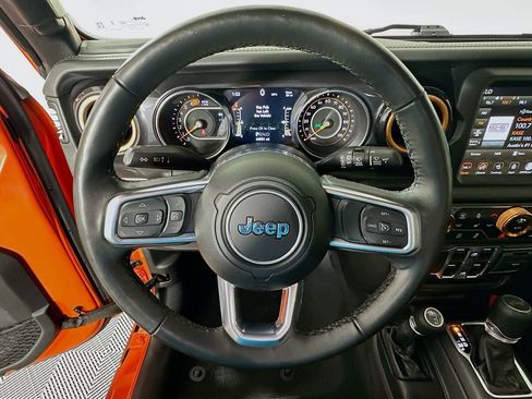 Used 2023 Jeep Wrangler Unlimited Sahara AWD/4WD image 11