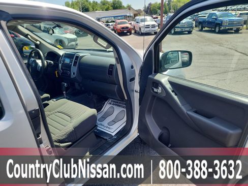 Used 2014 Nissan Frontier SV AWD/4WD image 24
