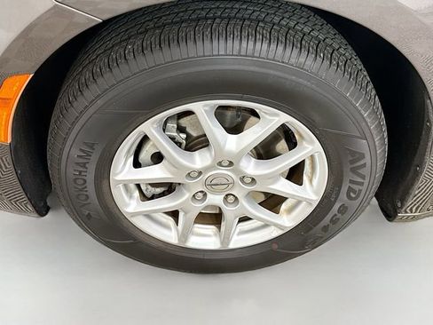 Used 2023 Chrysler Pacifica Touring-L image 30