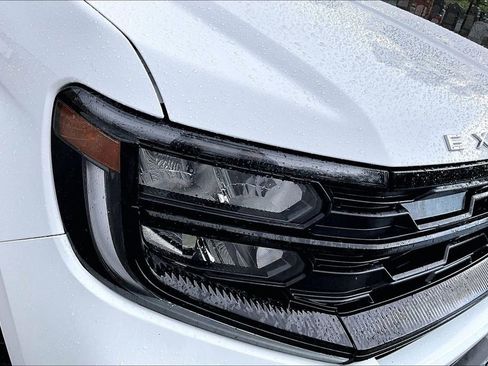 Certified 2025 Ford Expedition Active AWD/4WD image 29