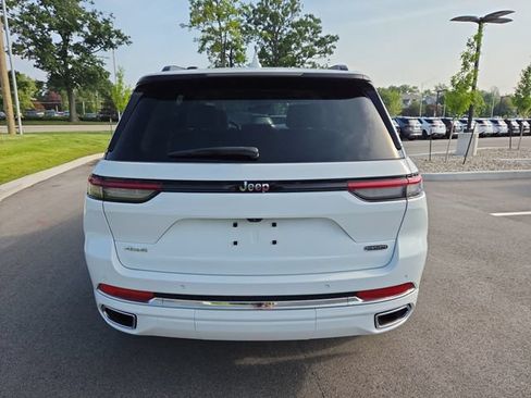 Used 2022 Jeep Grand Cherokee Overland AWD/4WD image 4