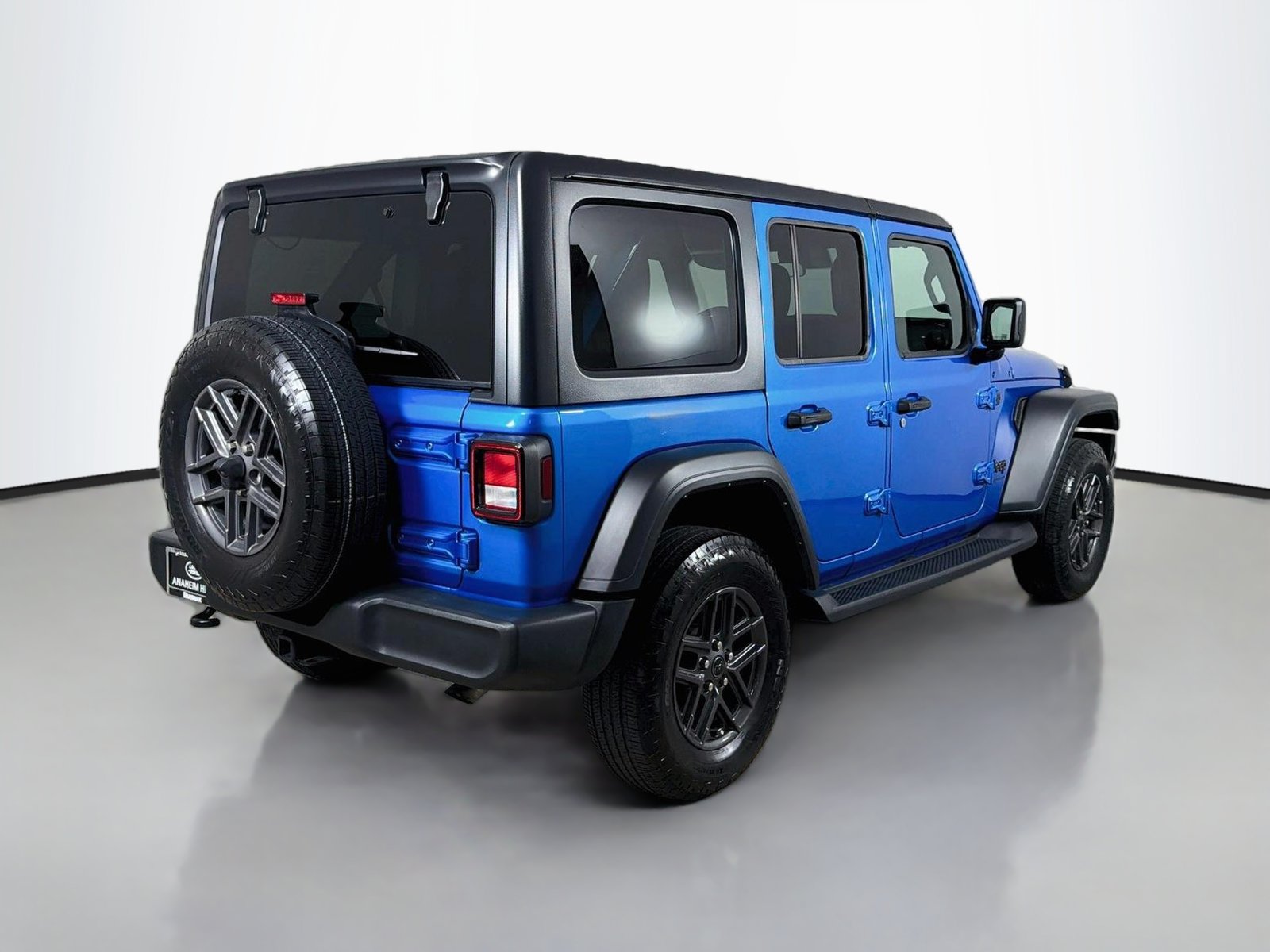 Used 2024 Jeep Wrangler Unlimited Sport AWD/4WD image 5