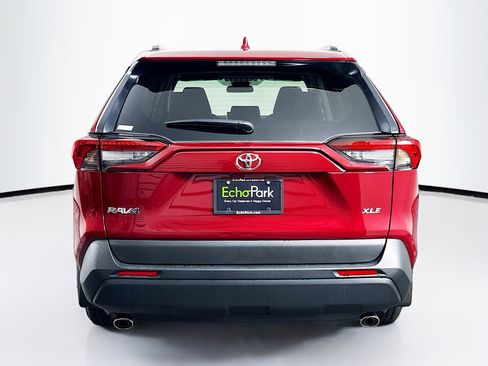 Used 2025 Toyota RAV4 XLE w/ Convenience Package image 7