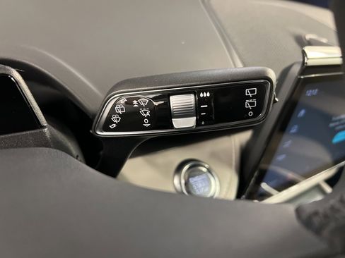 Used 2026 Lincoln Nautilus Premier image 23