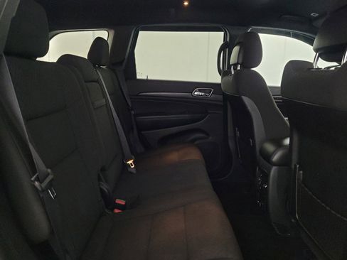 Used 2019 Jeep Grand Cherokee Laredo image 19