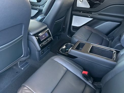 New 2026 Lincoln Aviator Reserve AWD/4WD image 11