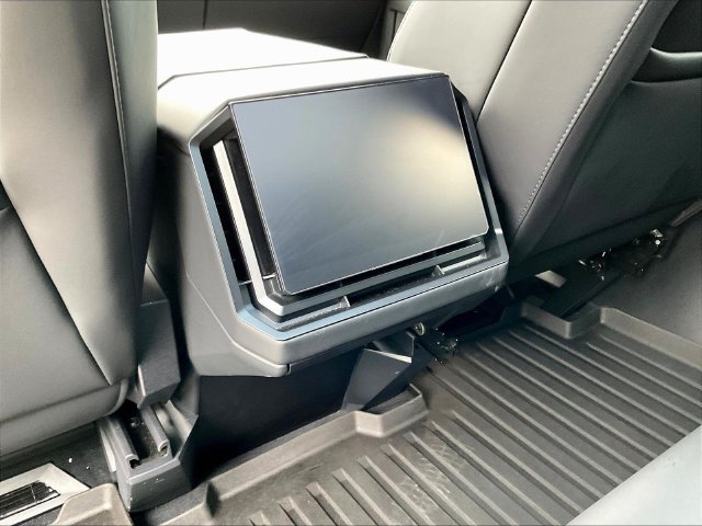 Used 2024 Tesla Cybertruck AWD Crew Cab image 13