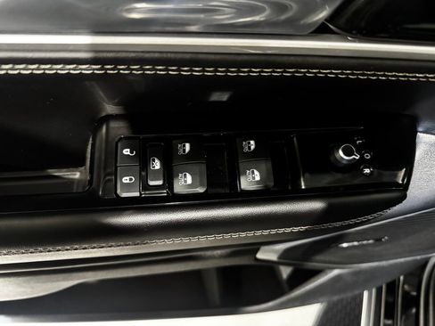 Used 2022 Jeep Wagoneer Series II AWD/4WD image 18