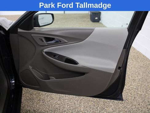 Used 2016 Chevrolet Malibu LT FWD image 21