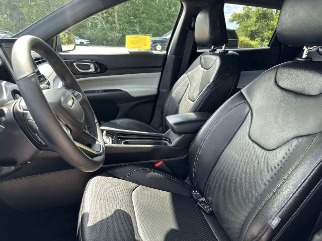 Used 2025 Jeep Compass Limited w/ Elite Group AWD/4WD image 38
