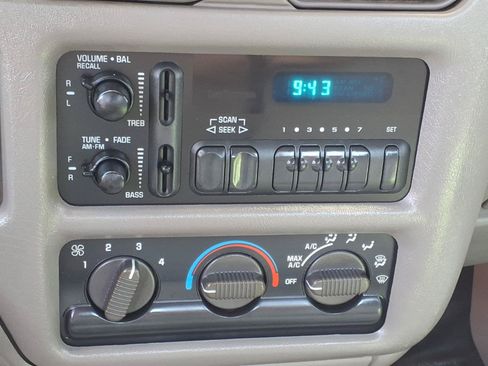 Used 1999 GMC Sonoma SL w/ Convenience Pkg RWD image 8