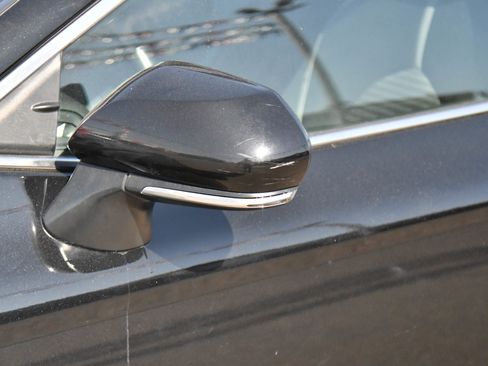 Used 2022 Toyota Camry SE FWD image 13
